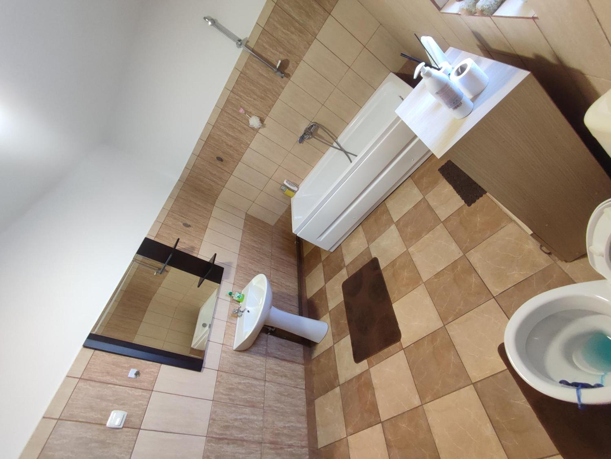 Central House Hotell Curtea de Argeş Eksteriør bilde