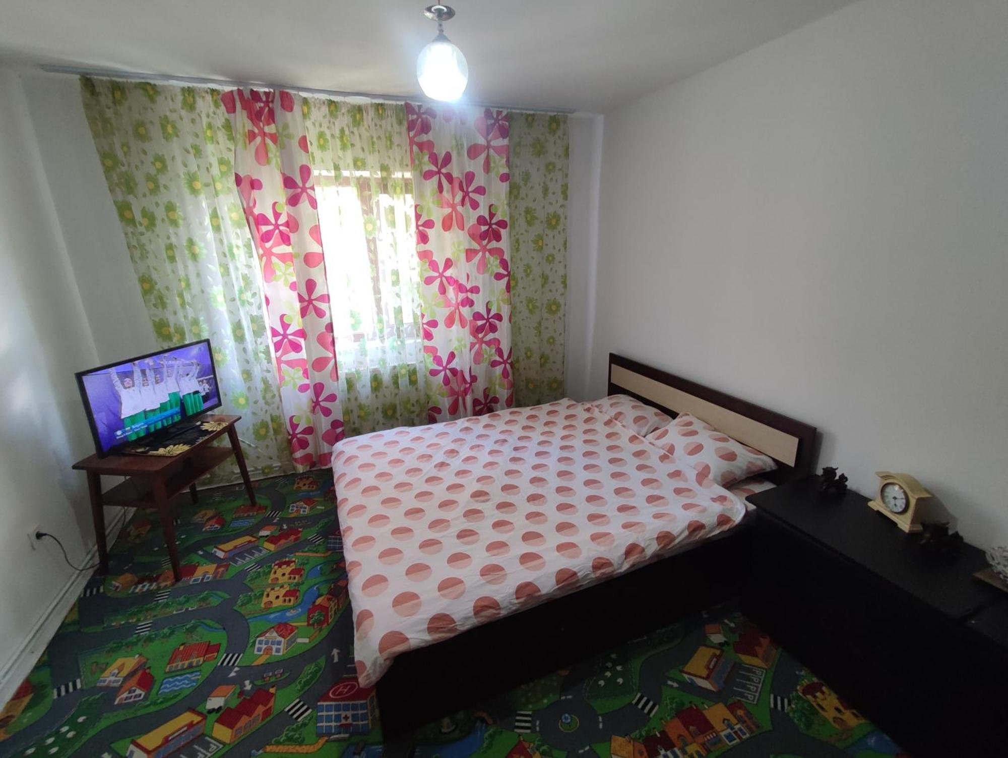 Central House Hotell Curtea de Argeş Eksteriør bilde